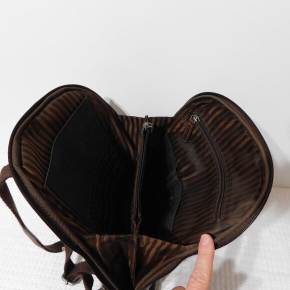 Jack Georges Voyager Convertible Zip Around Backpack Distressed Brown Leather - Picture 4 of 13